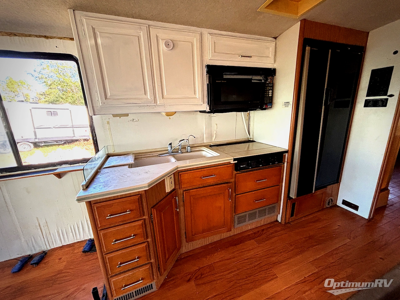 1998 Fleetwood Discovery 36 Photo 4