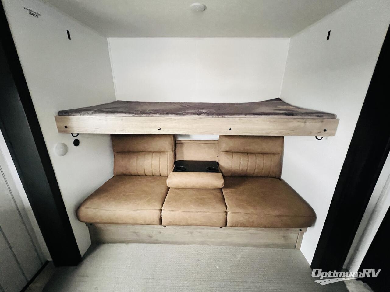 2025 Palomino Puma 31QBBH Photo 11