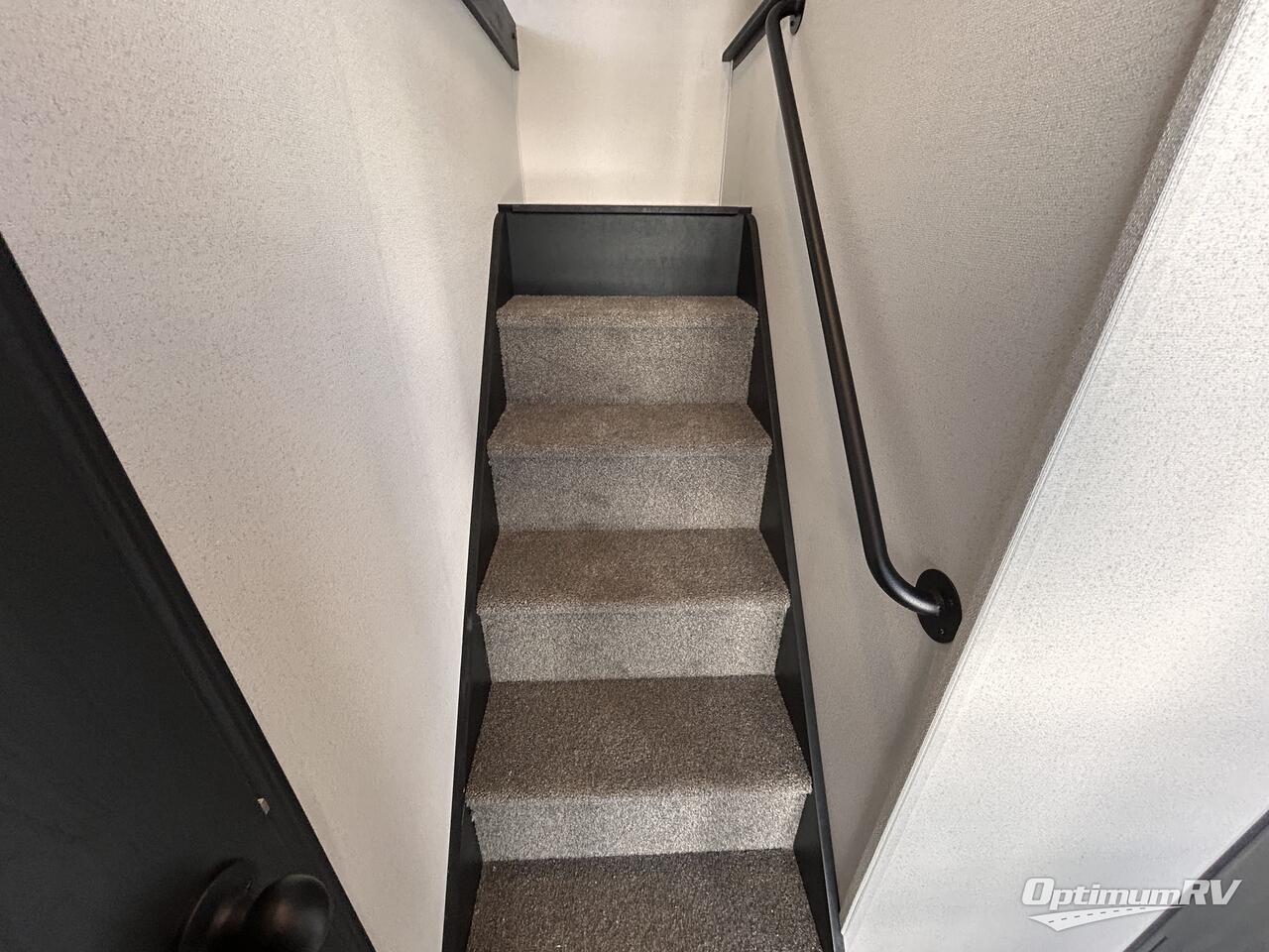 2025 Palomino Puma Destination 403LFT Photo 17