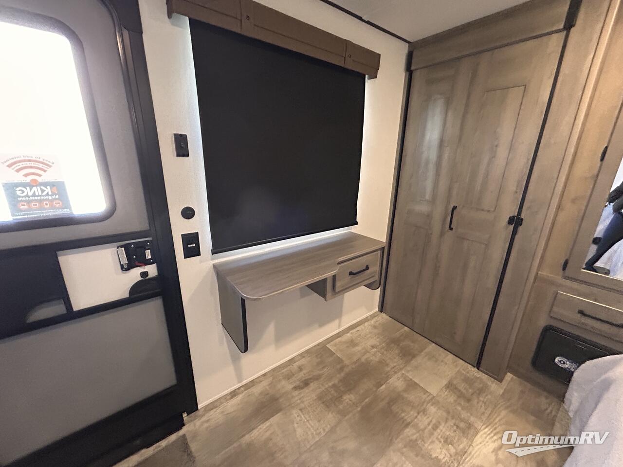 2025 Palomino Puma Destination 403LFT Photo 23