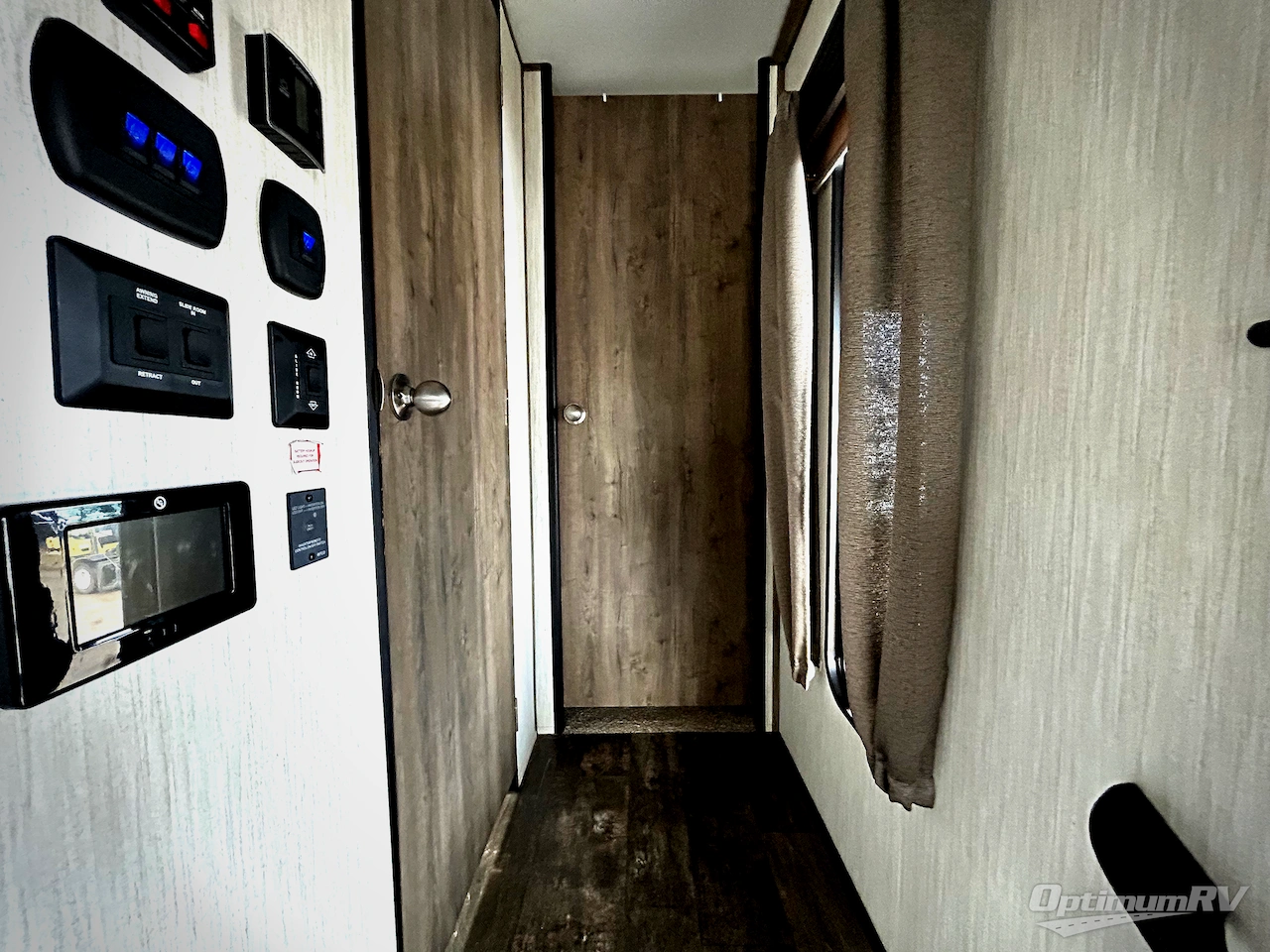 2019 Forest River Sabre 30RLT Photo 9