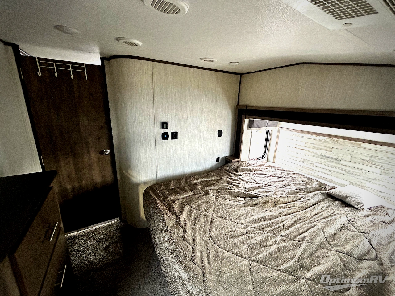 2019 Forest River Sabre 30RLT Photo 11