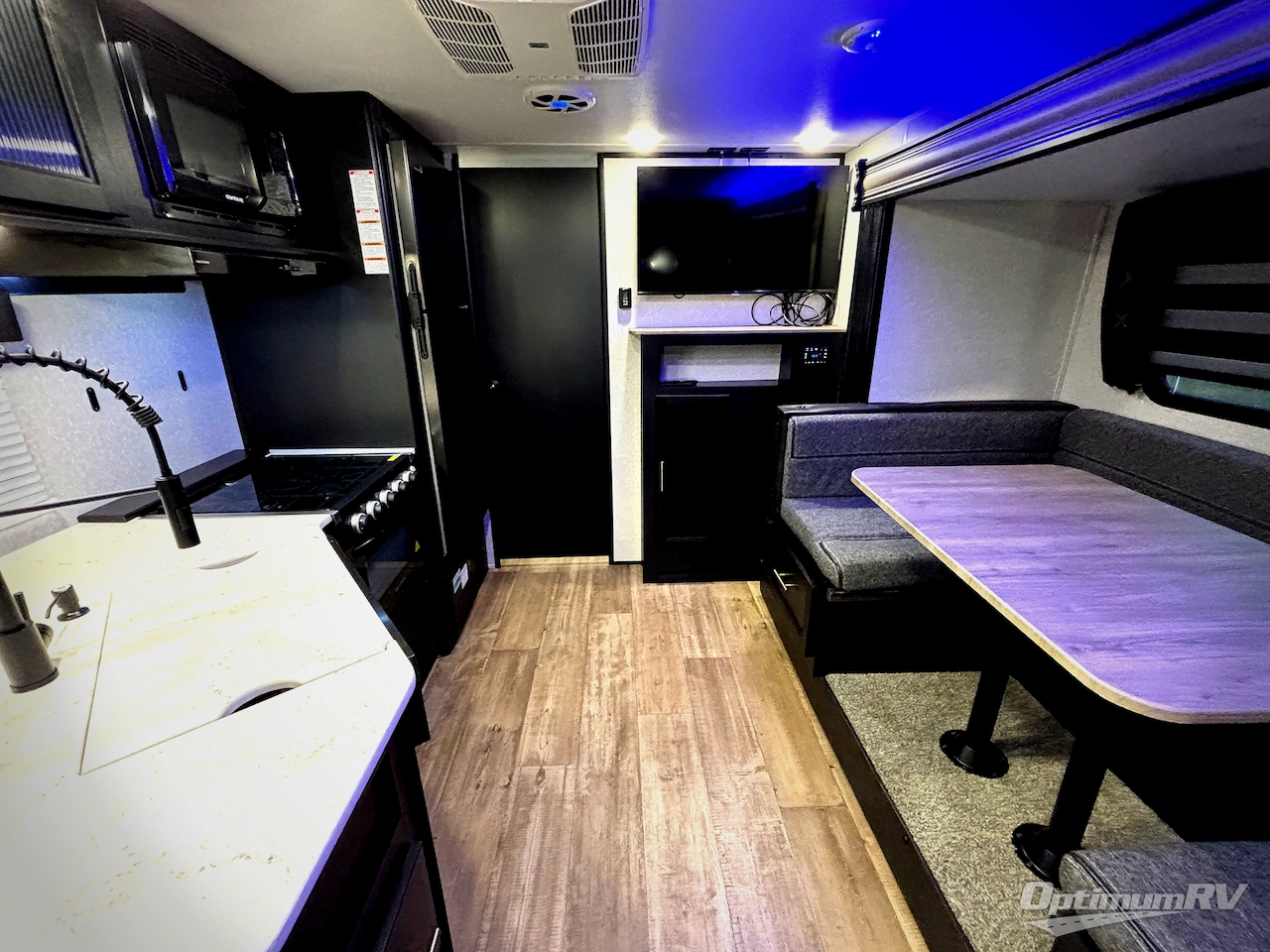 2022 Forest River Cherokee Grey Wolf 27RR Photo 3