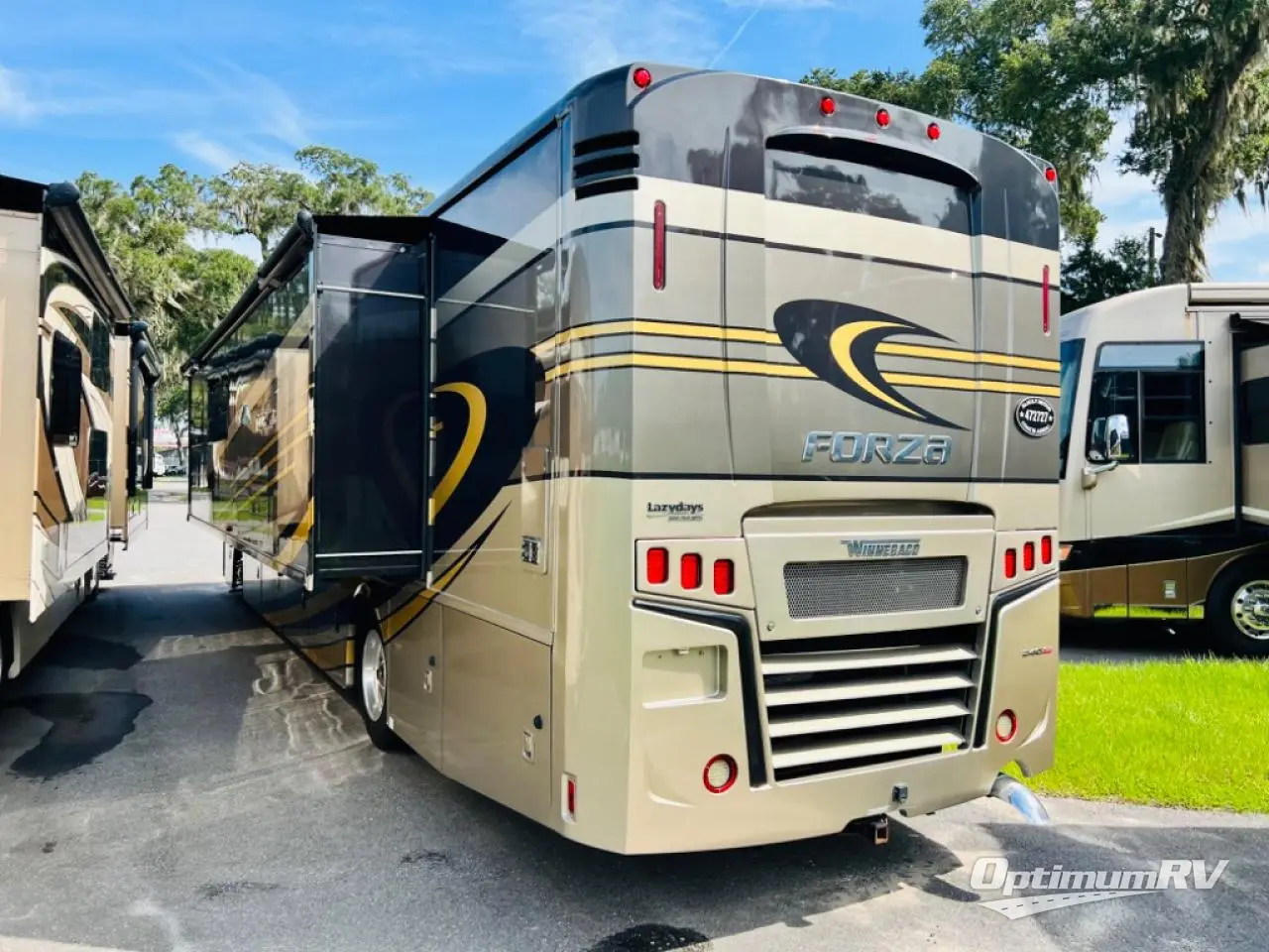 2018 Winnebago Forza 38F Photo 2