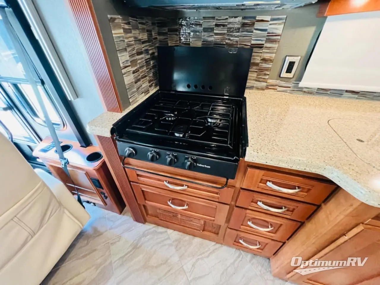 2018 Winnebago Forza 38F Photo 11