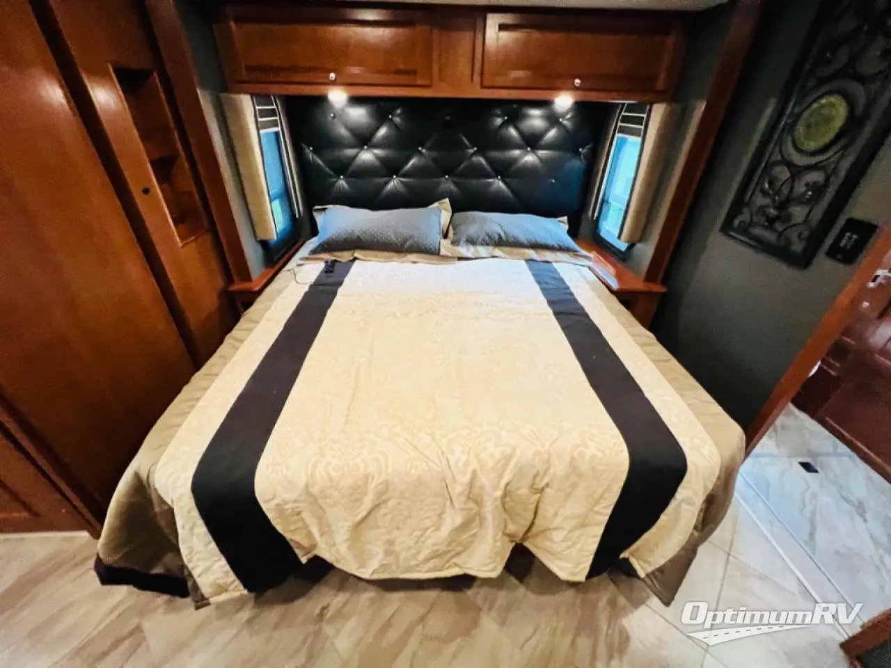 2018 Winnebago Forza 38F Photo 17