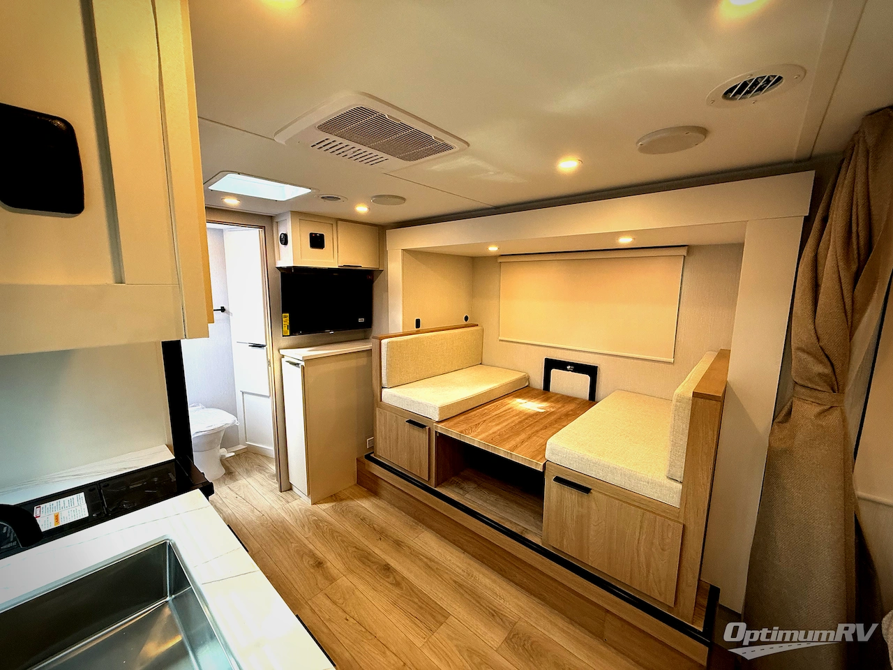 2026 Winnebago Micro Minnie 2108FBS Photo 4