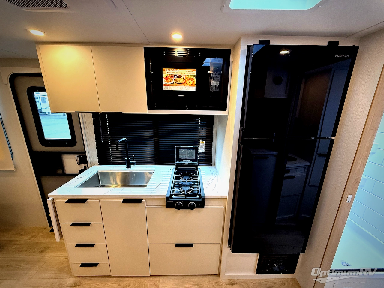 2026 Winnebago Micro Minnie 2108FBS Photo 11