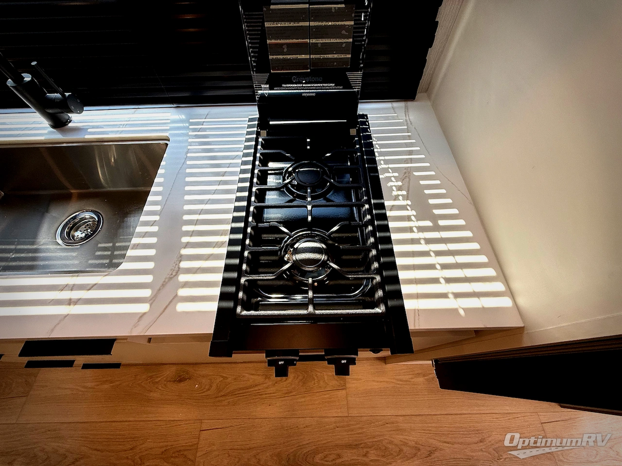 2026 Winnebago Micro Minnie 2108FBS Photo 8