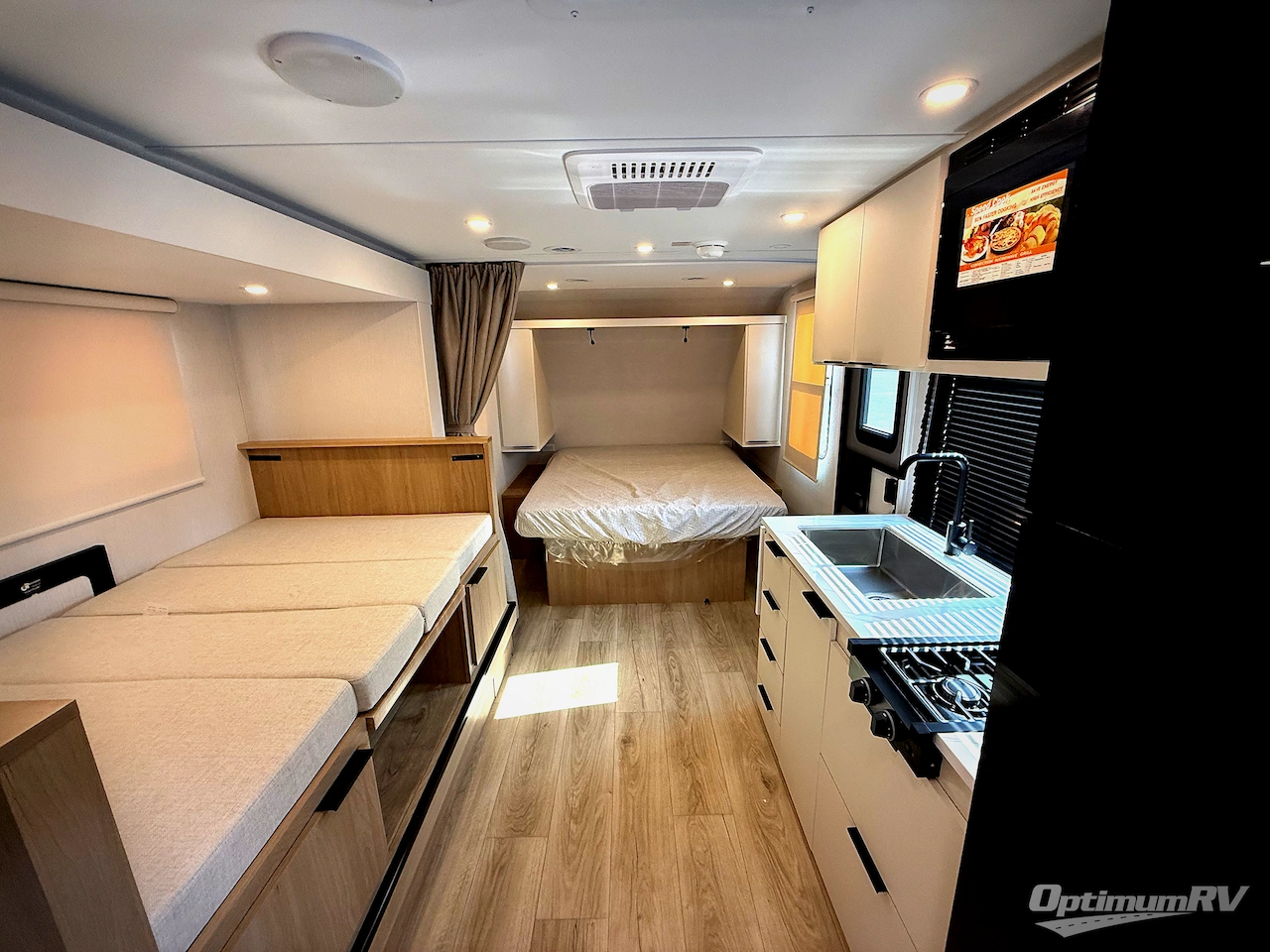 2026 Winnebago Micro Minnie 2108FBS Photo 13