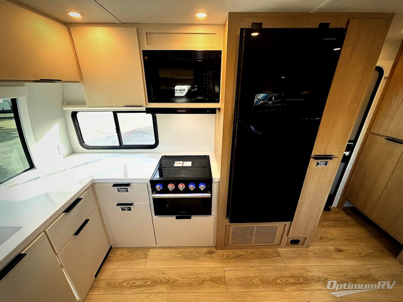 2026 Winnebago Thrive 26FKD Photo 8