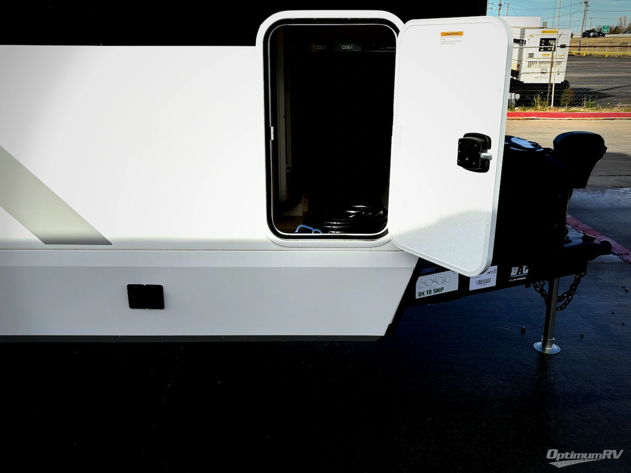 2026 Winnebago Thrive 26FKD Photo 14