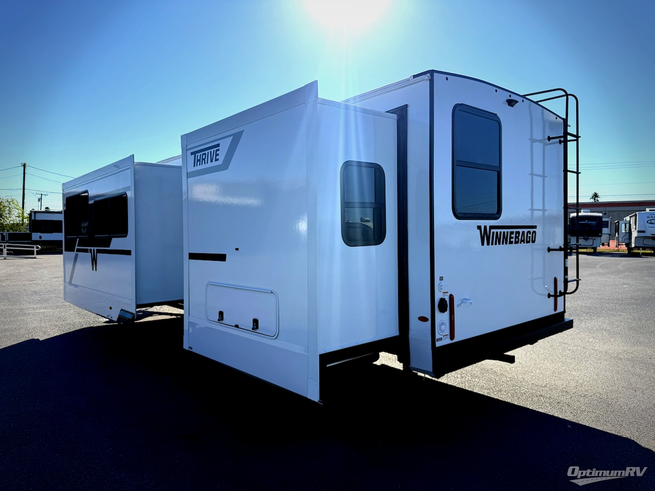 2026 Winnebago Thrive 26FKD Photo 3