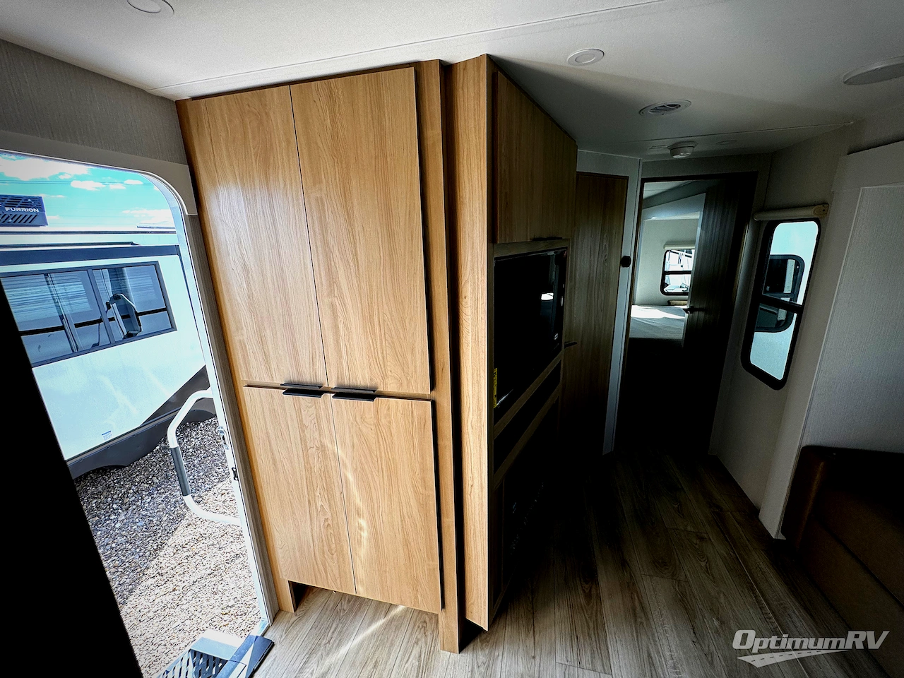 2026 Winnebago Thrive 26FKD Photo 4