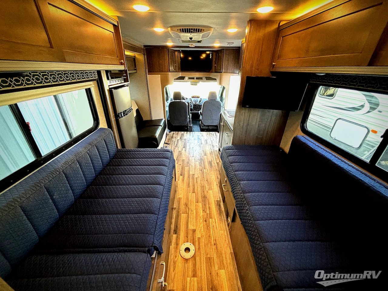 2017 Winnebago Fuse 23A Photo 6