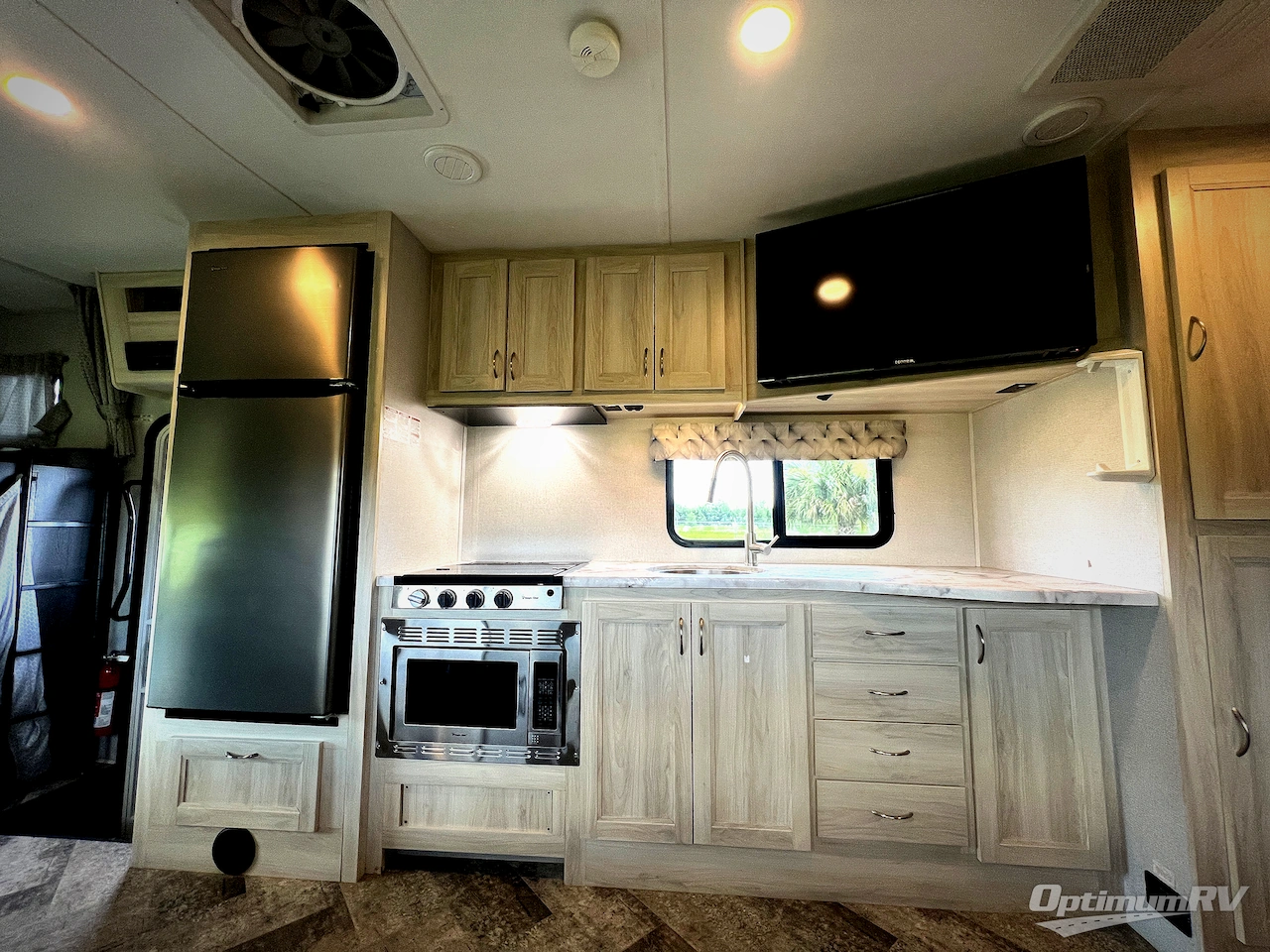 2020 Forest River Sunseeker LE 2550DSLE Chevy Photo 10