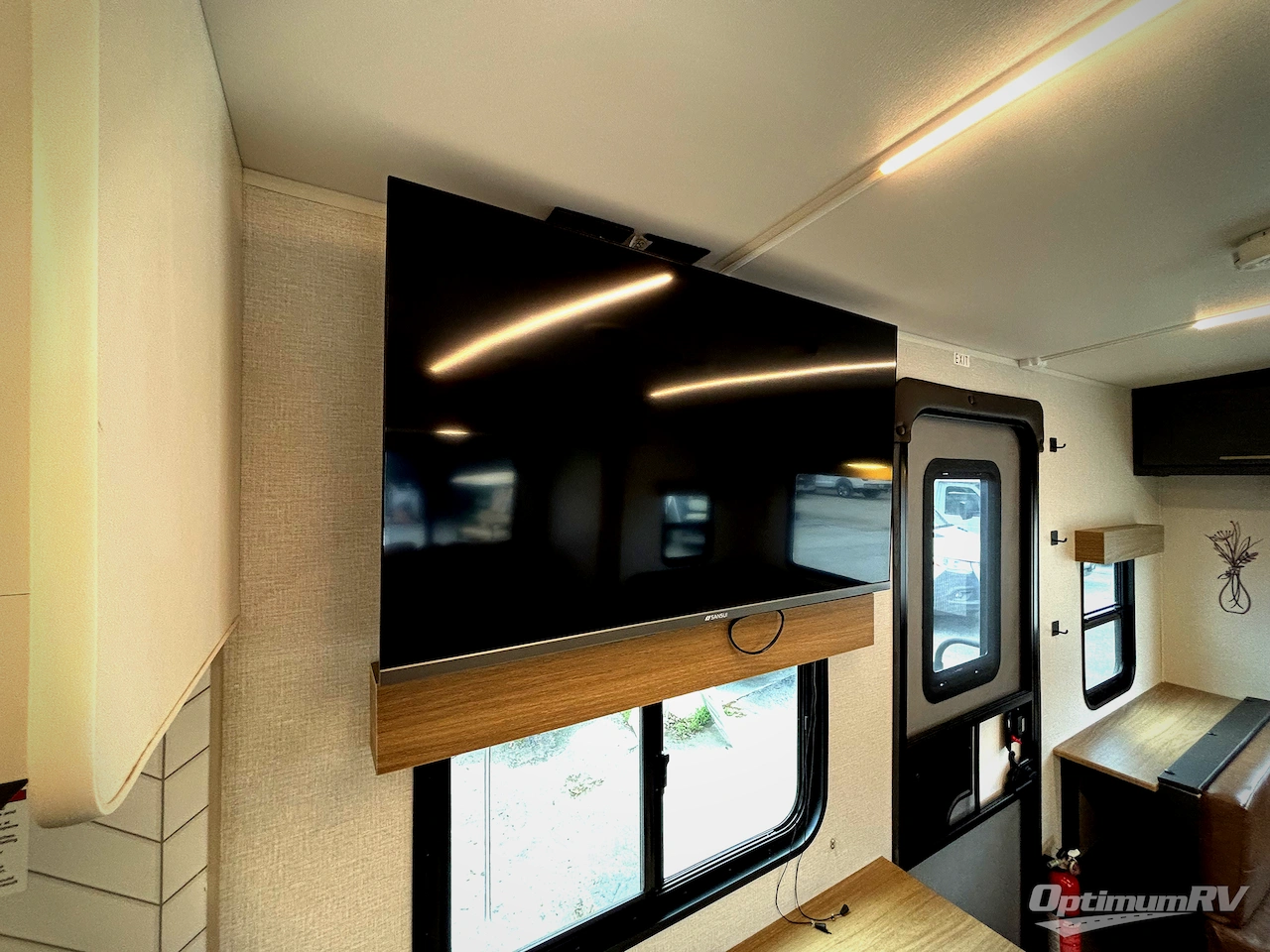 2025 Heartland North Trail 26RLX Photo 10