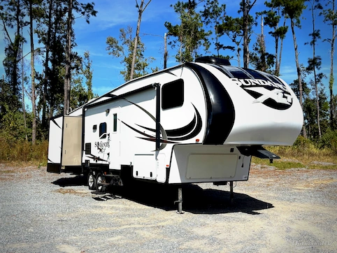 Used 2016 Heartland Sundance XLT 298BH Featured Photo