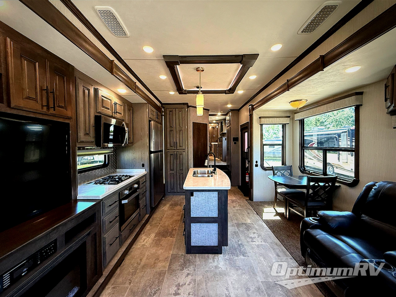 2021 Heartland Bighorn 3870FB Photo 5