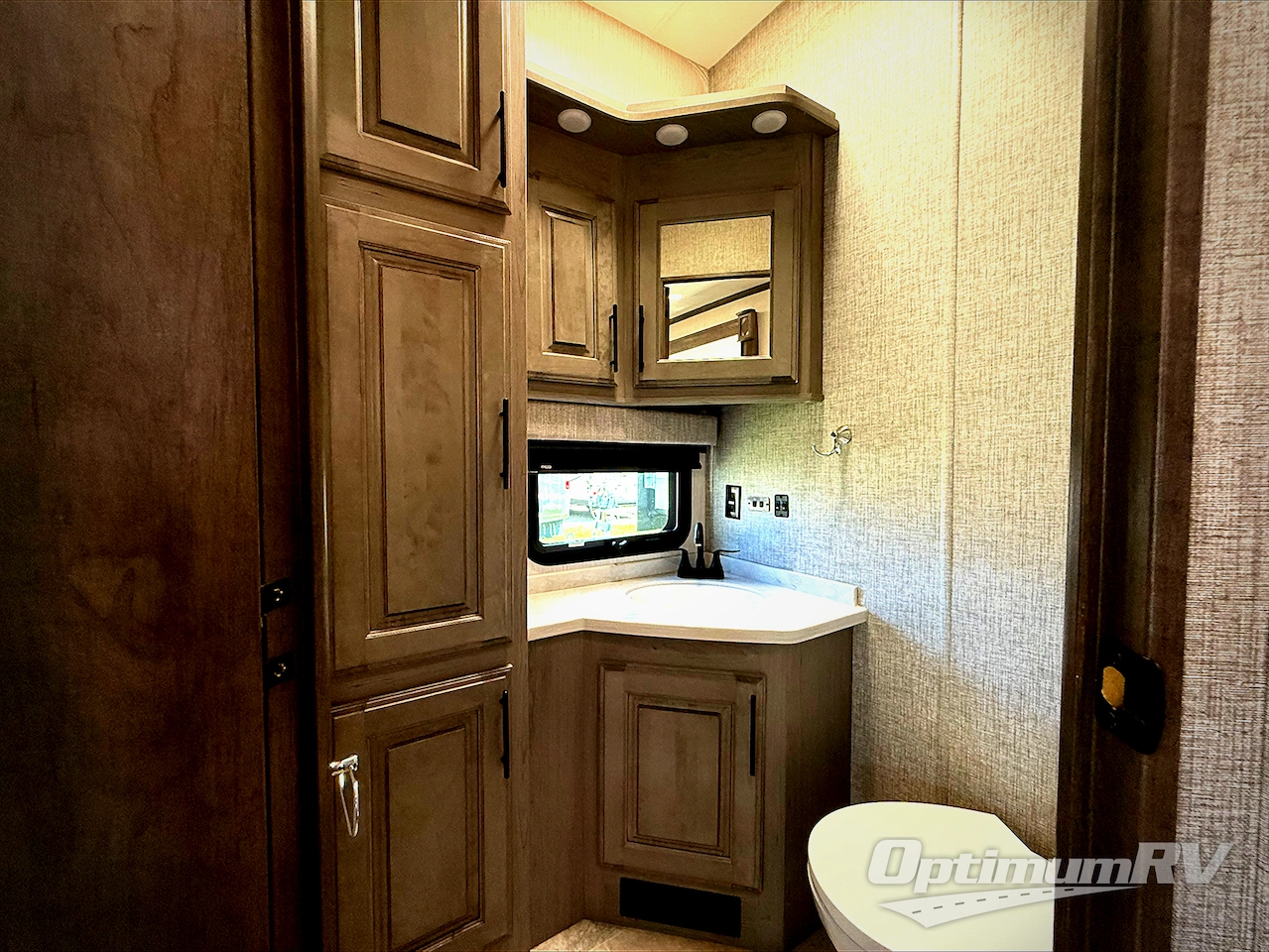 2021 Heartland Bighorn 3870FB Photo 9