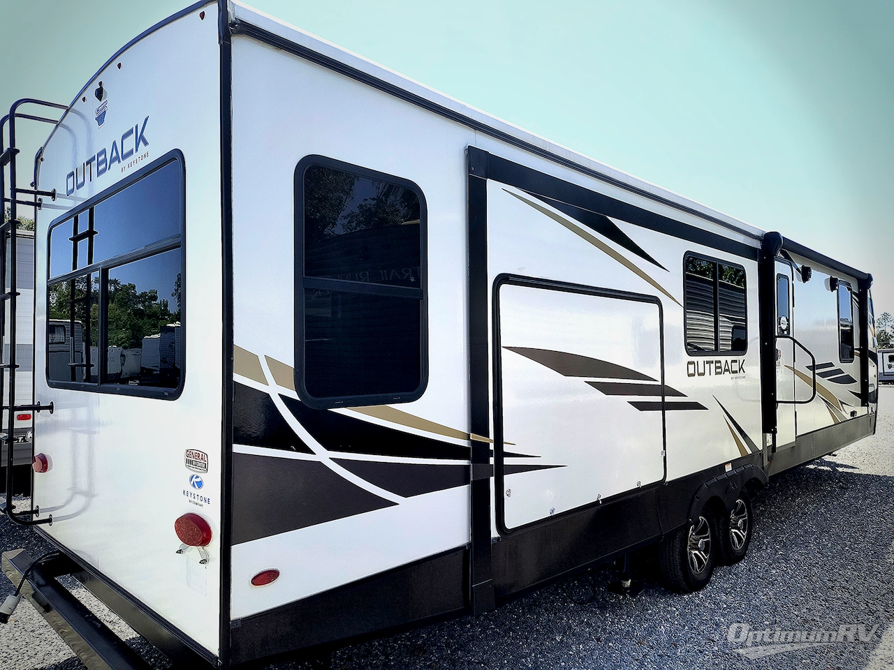 2022 Keystone Outback 330RL Photo 3