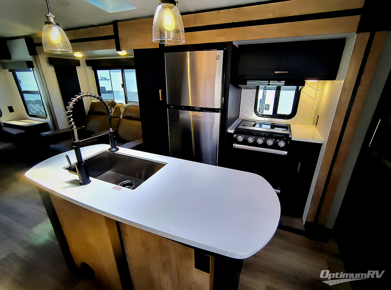 2022 Keystone Outback 330RL Photo 11