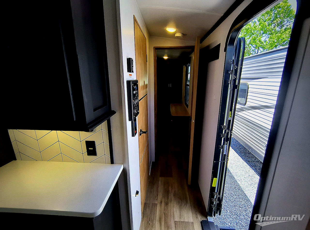 2022 Keystone Outback 330RL Photo 16
