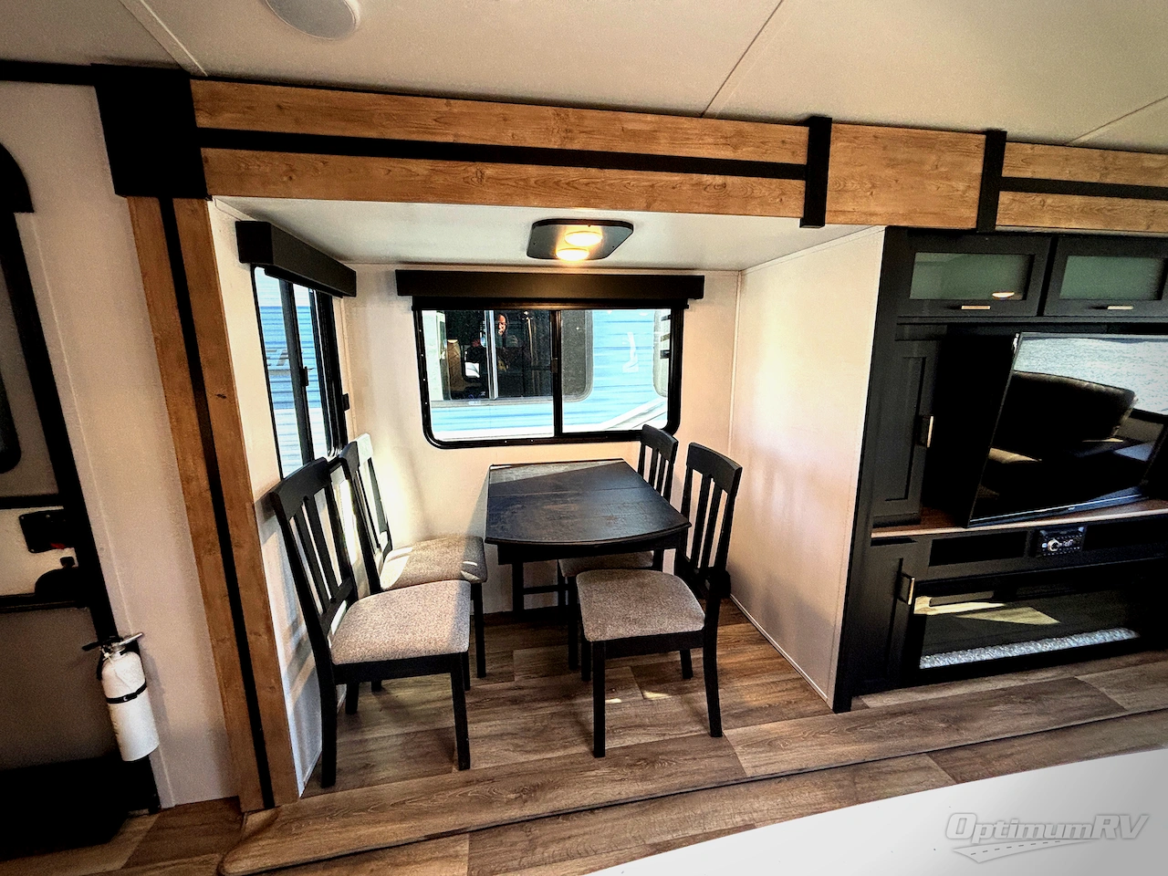 2022 Keystone Outback 330RL Photo 4