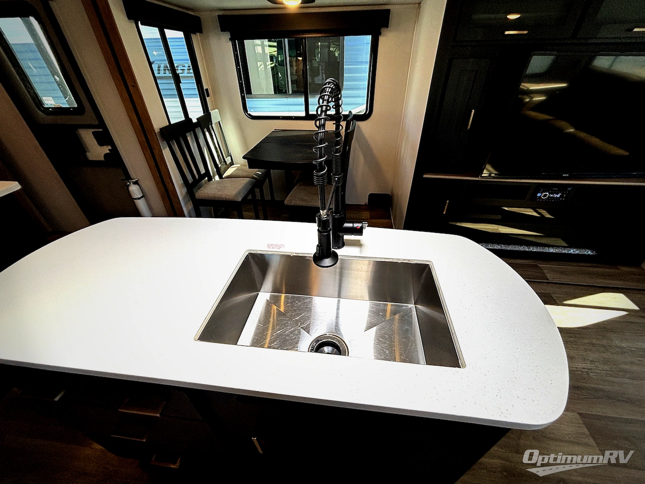 2022 Keystone Outback 330RL Photo 7