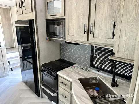 2021 Forest River Wildwood Heritage Glen 356QB RV Photo 2