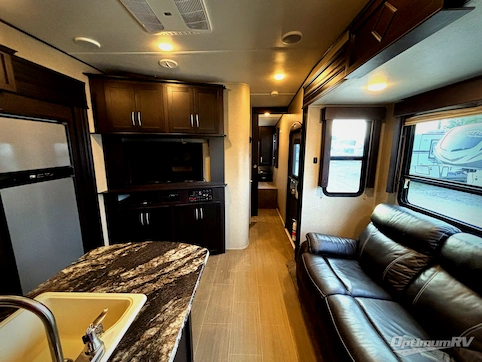 2018 Keystone Carbon 35 RV Photo 2