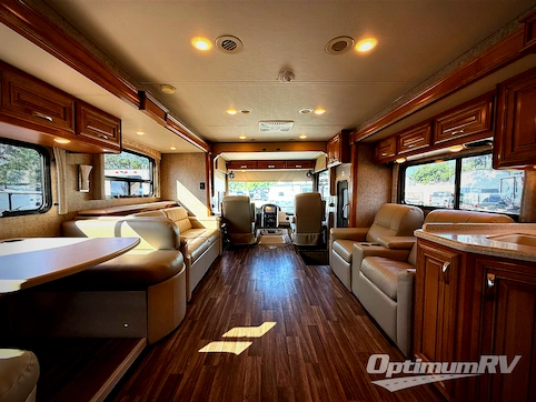 2018 Thor Miramar 35.2 RV Photo 2