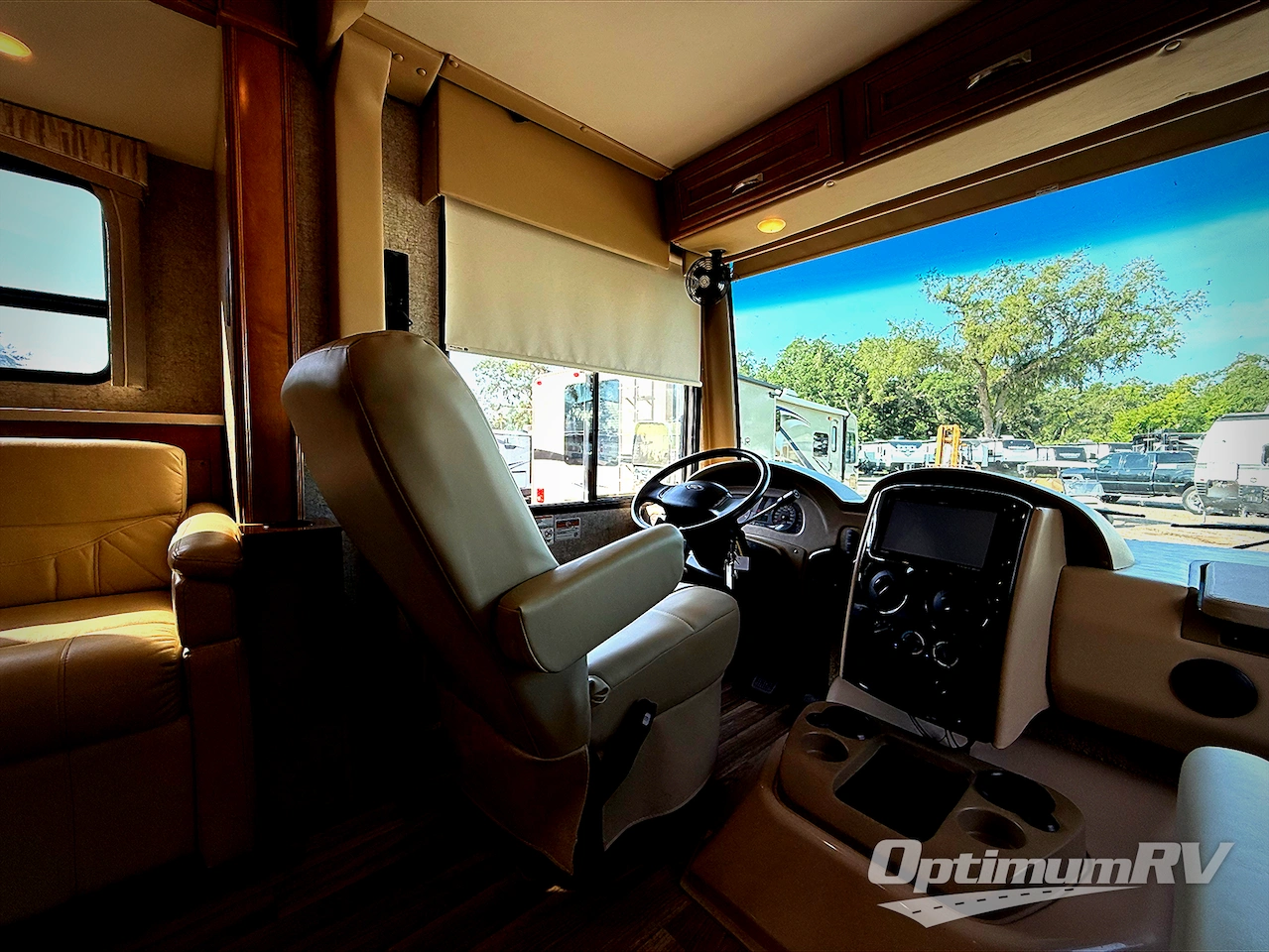 2018 Thor Miramar 35.2 Photo 6