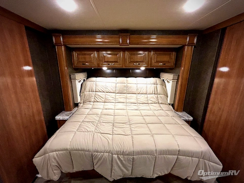 2018 Thor Challenger 37LX RV Photo 4
