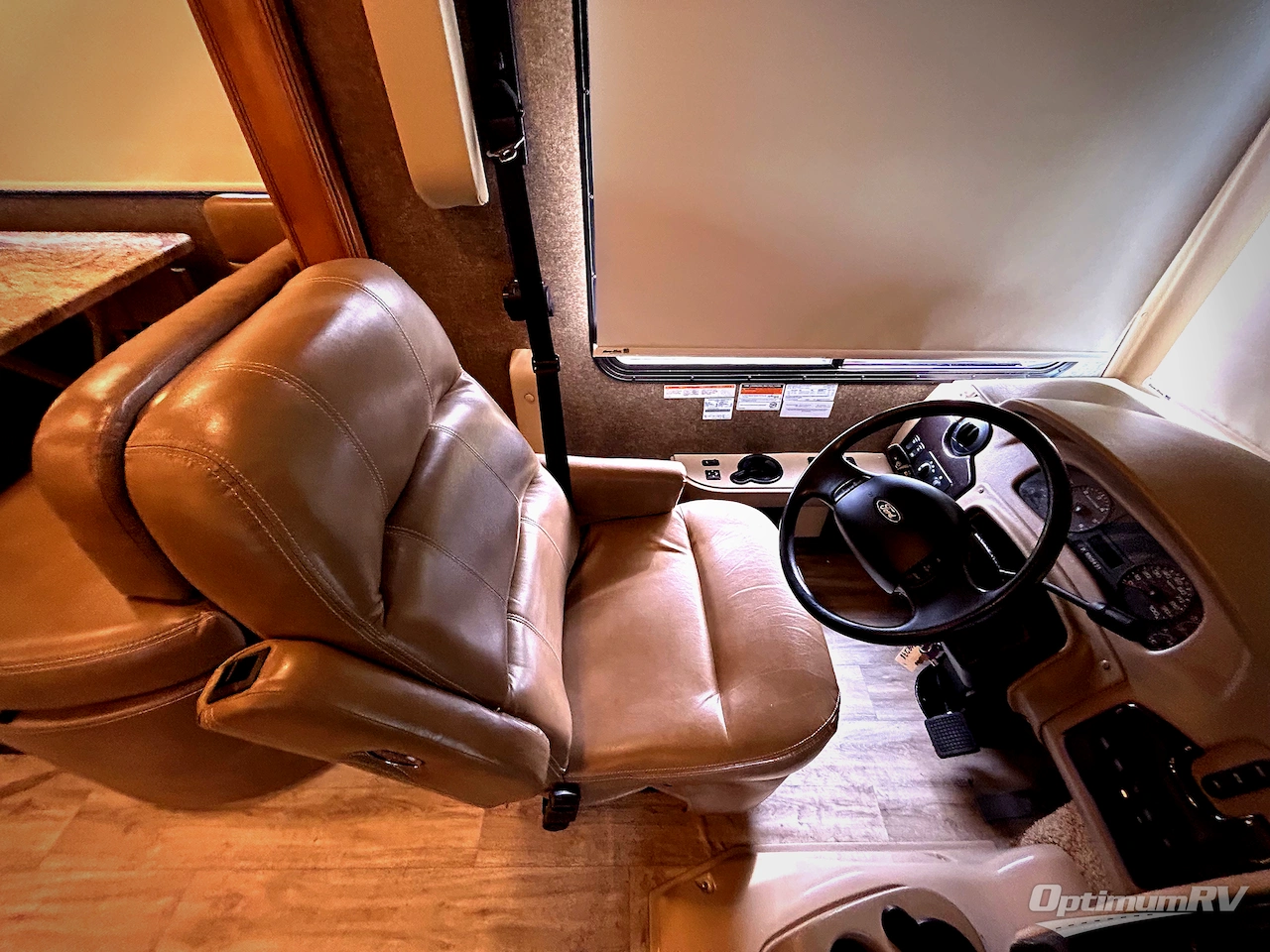 2018 Thor Challenger 37LX Photo 7