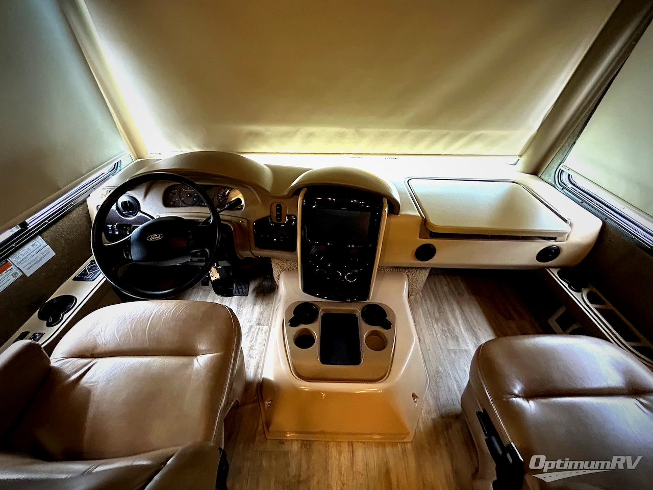 2018 Thor Challenger 37LX Photo 8