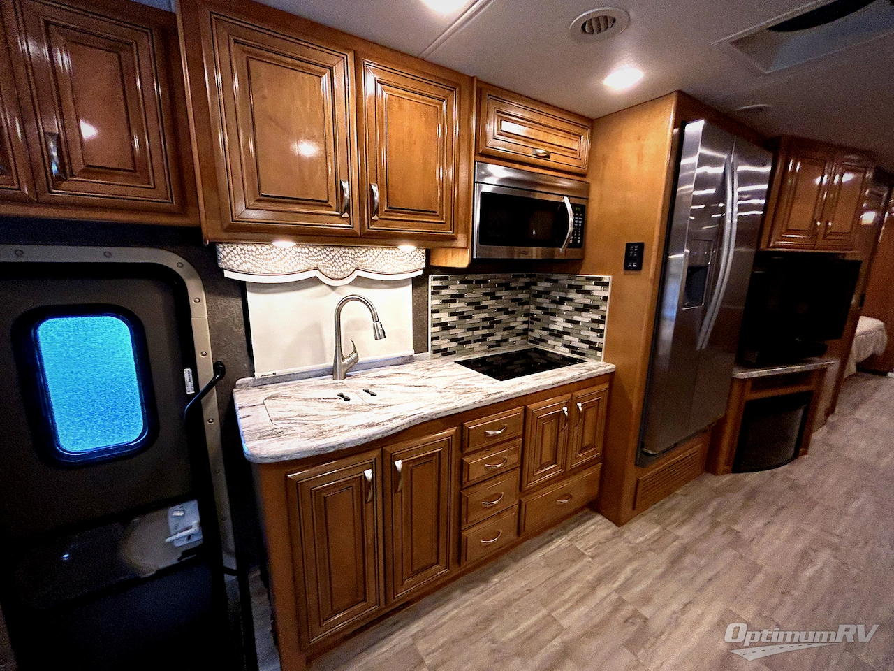 2018 Thor Challenger 37LX Photo 10