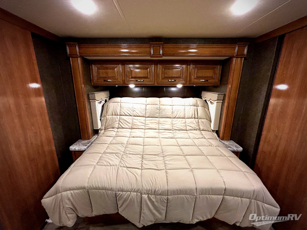 2018 Thor Challenger 37LX Photo 16