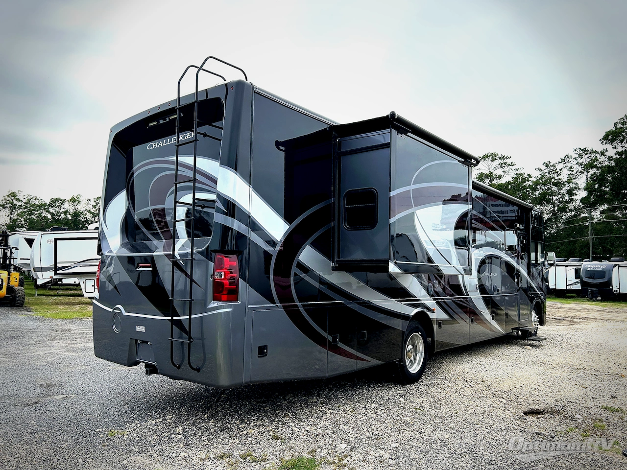 2018 Thor Challenger 37LX Photo 2