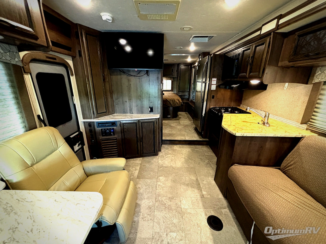 2019 Coachmen Freelander 32FS Ford 450 Photo 4