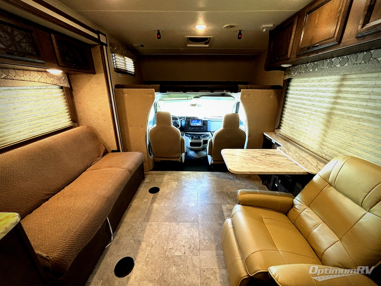 2019 Coachmen Freelander 32FS Ford 450 Photo 5
