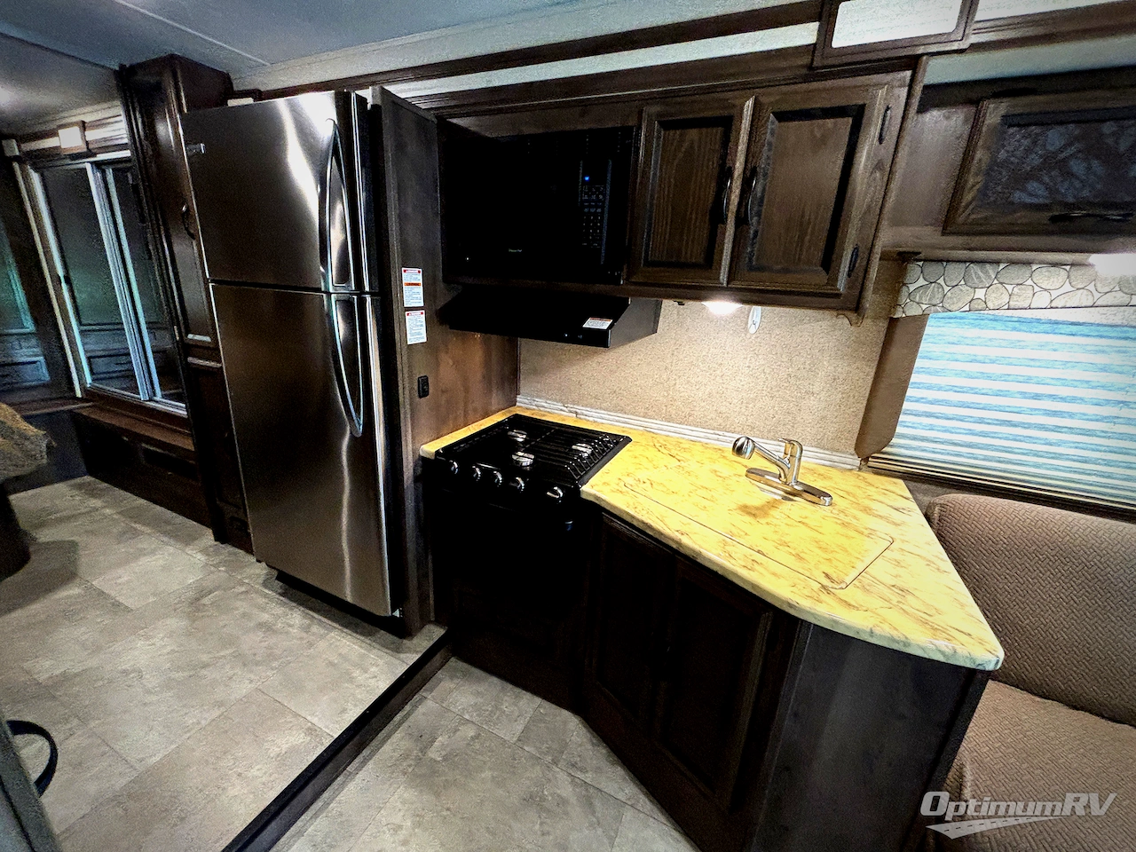 2019 Coachmen Freelander 32FS Ford 450 Photo 6
