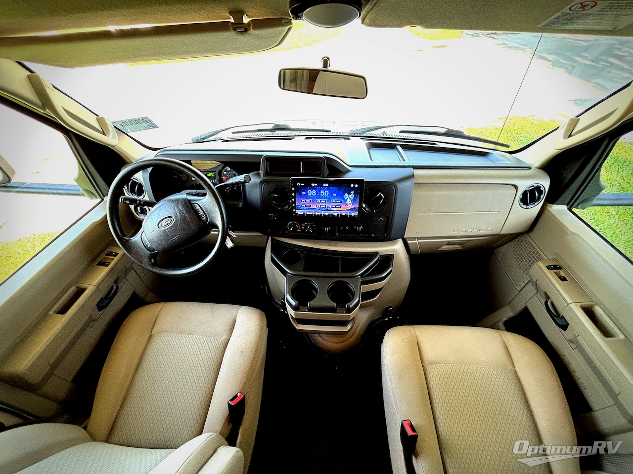 2019 Coachmen Freelander 32FS Ford 450 Photo 8