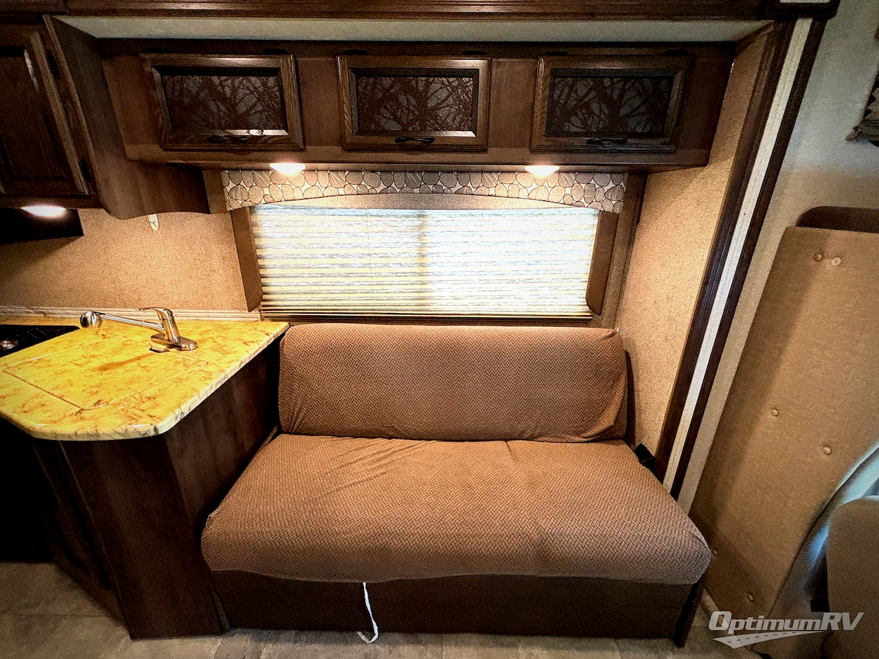 2019 Coachmen Freelander 32FS Ford 450 Photo 13