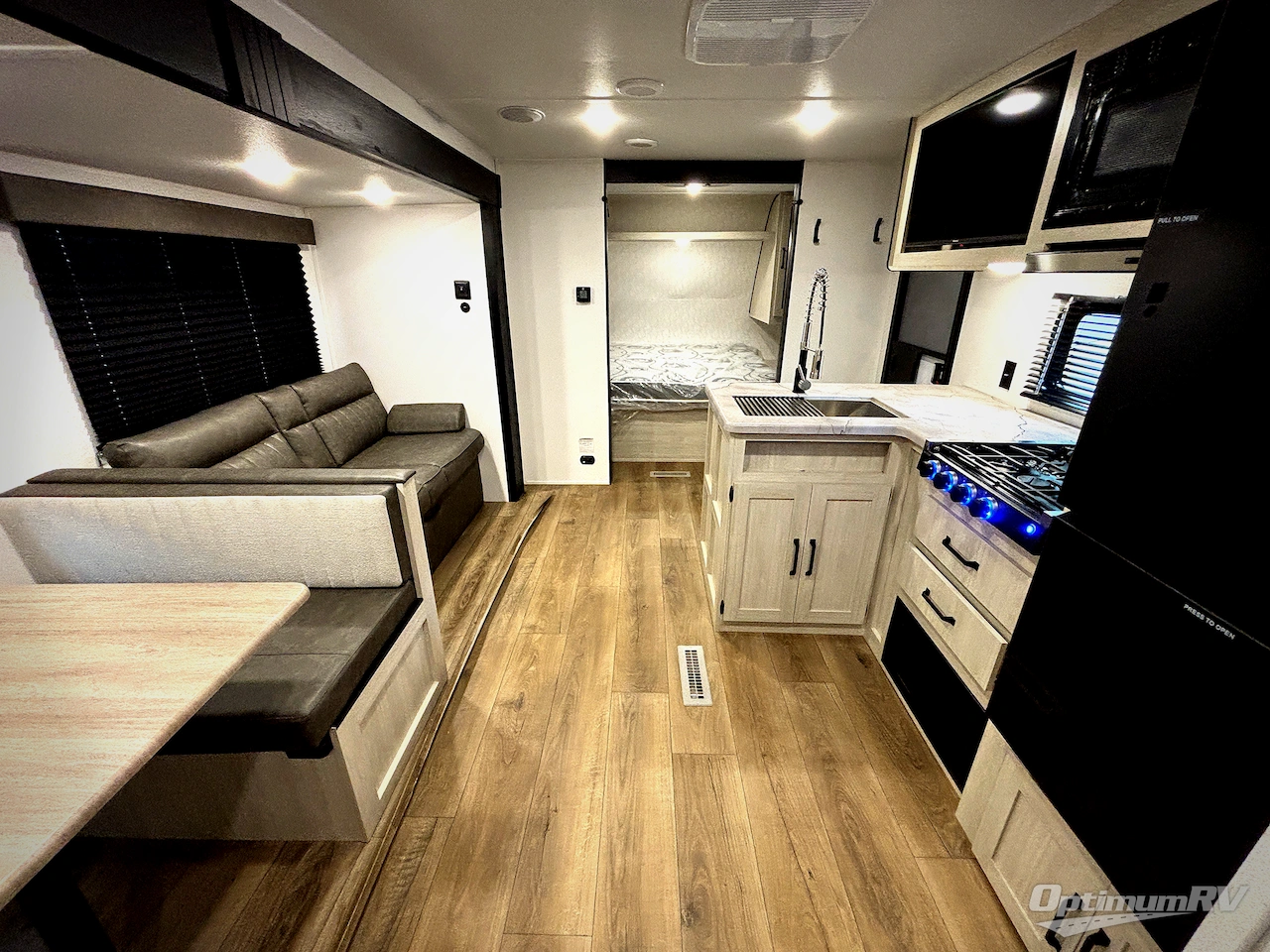 2025 Palomino Puma Camping Edition 305BHCE Photo 5