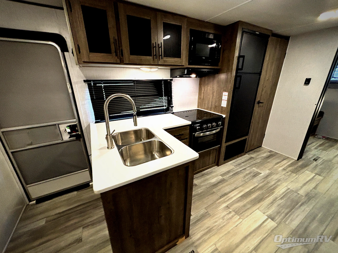 2022 Heartland Pioneer BH 322 Photo 11