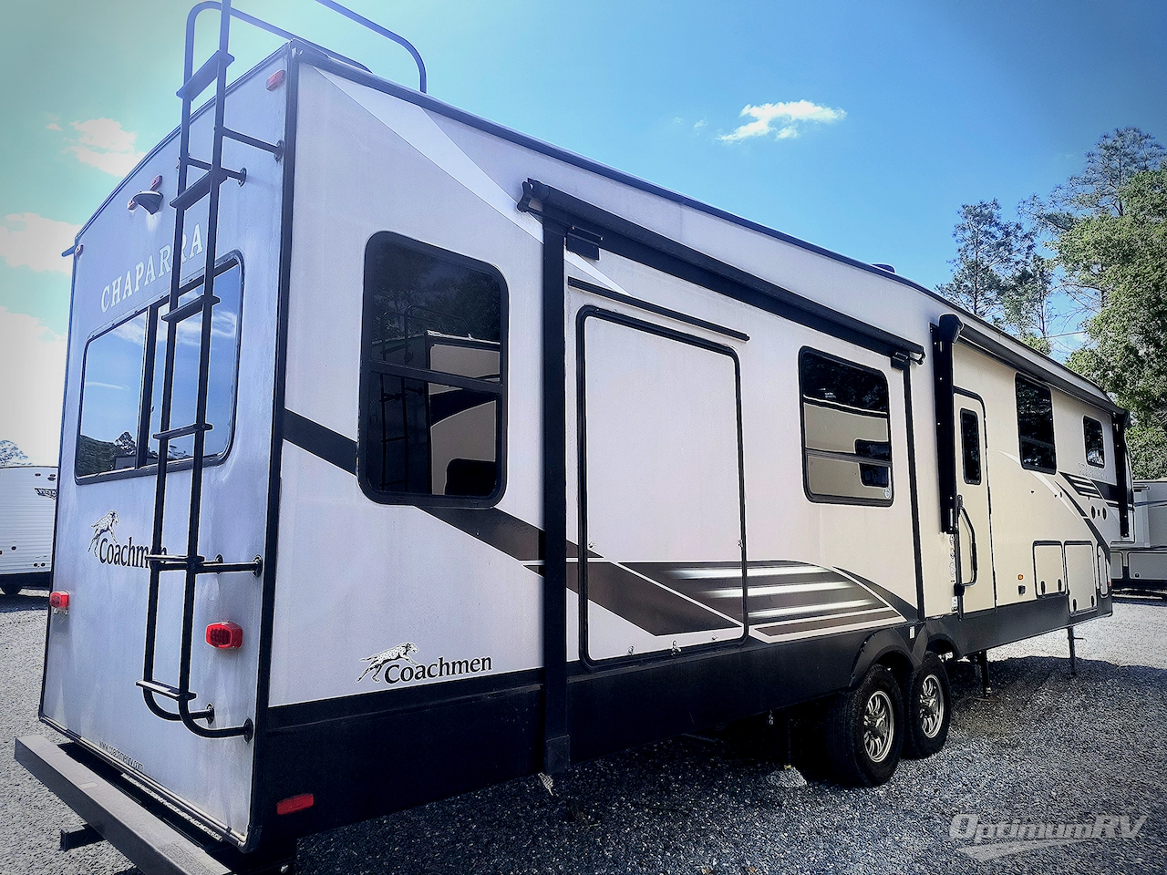 2021 Coachmen Chaparral 392MBL Photo 2