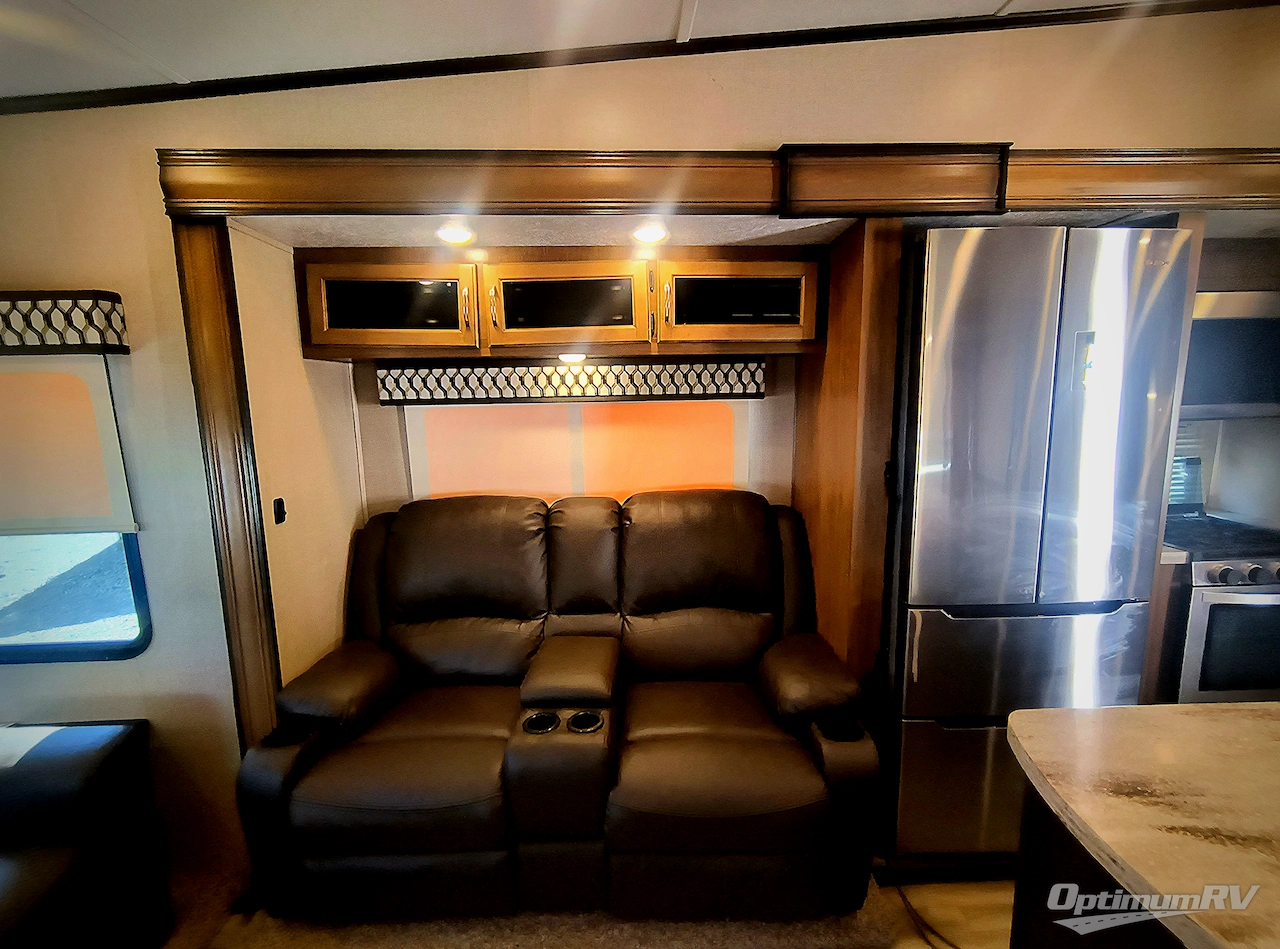 2021 Coachmen Chaparral 392MBL Photo 8