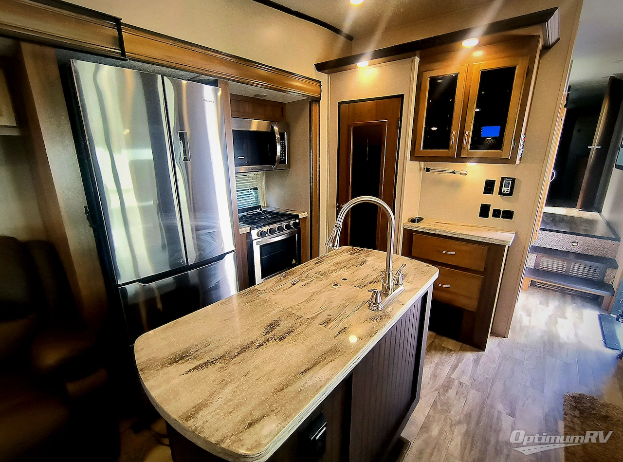 2021 Coachmen Chaparral 392MBL Photo 10