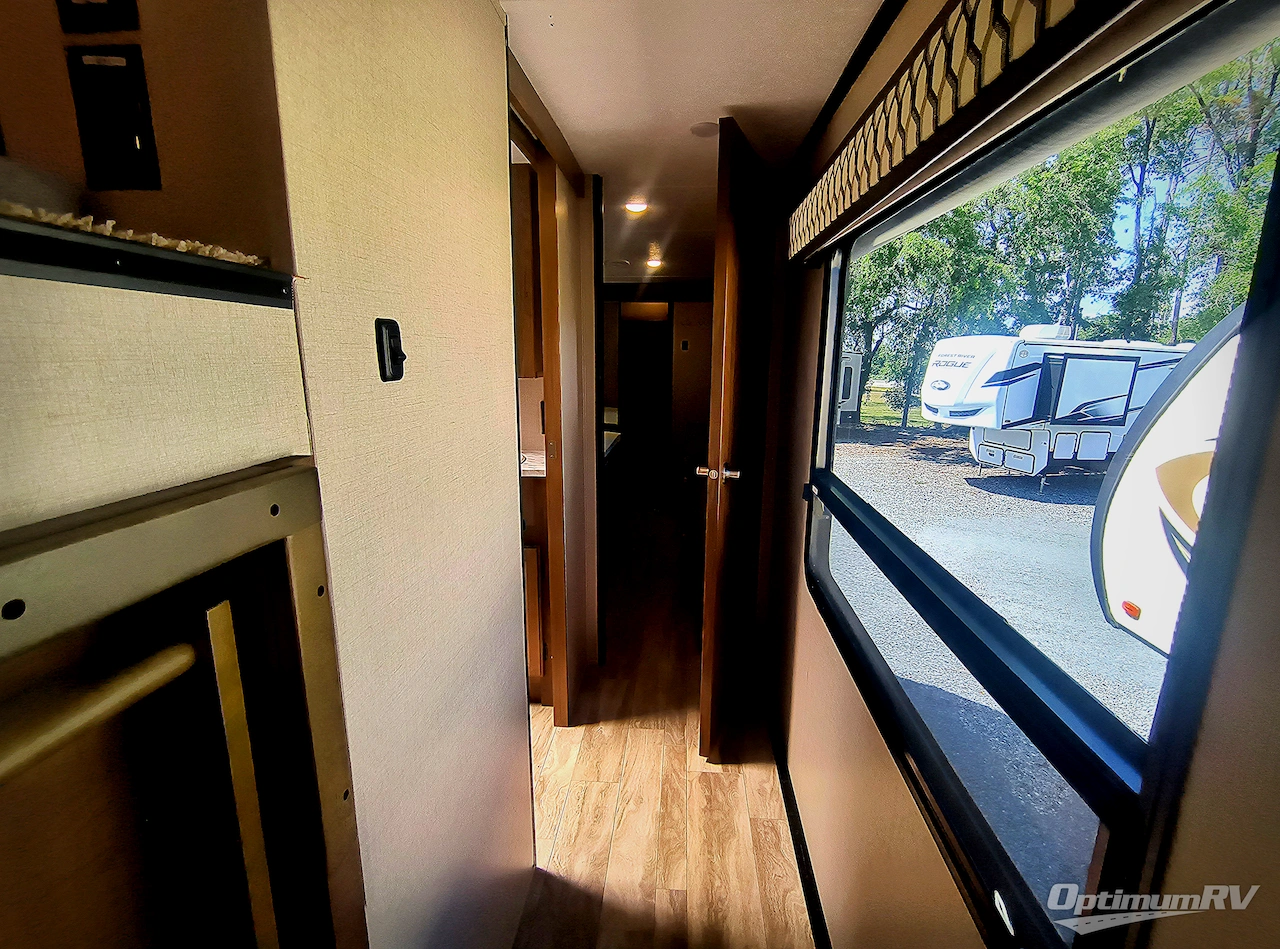 2021 Coachmen Chaparral 392MBL Photo 14